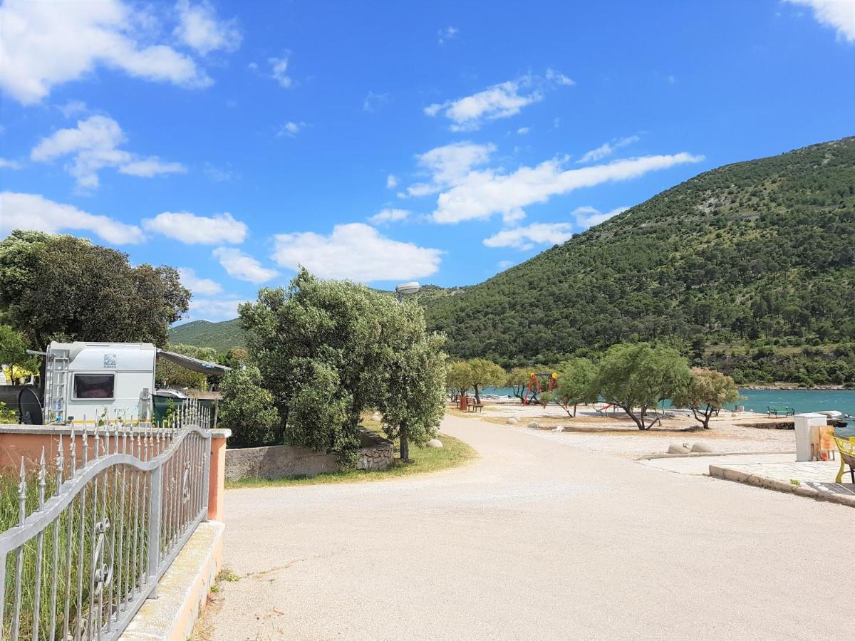 Auto Camp On The Beach - Grebastica Exterior photo